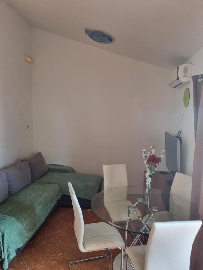 Apartment Lena Kastela Exterior photo